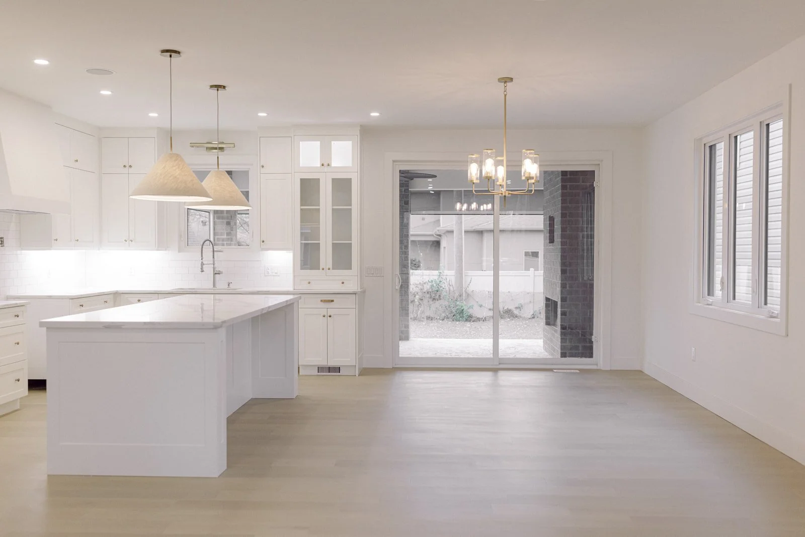 293 Brighton bright open interior